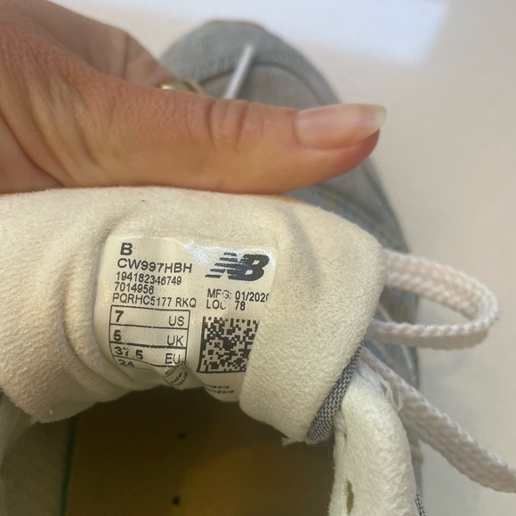 COPY - New Balance Sneaker, size 7 - Picture 3 of 4